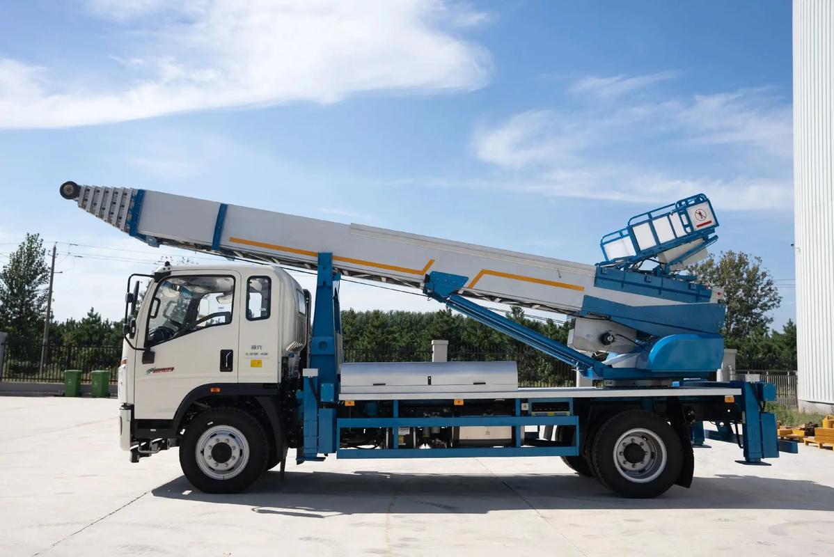 围场县云梯上料车租赁费用