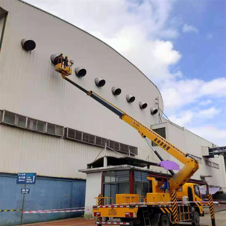 围场县高空作业车出租服务：专业广告牌安装解决方案