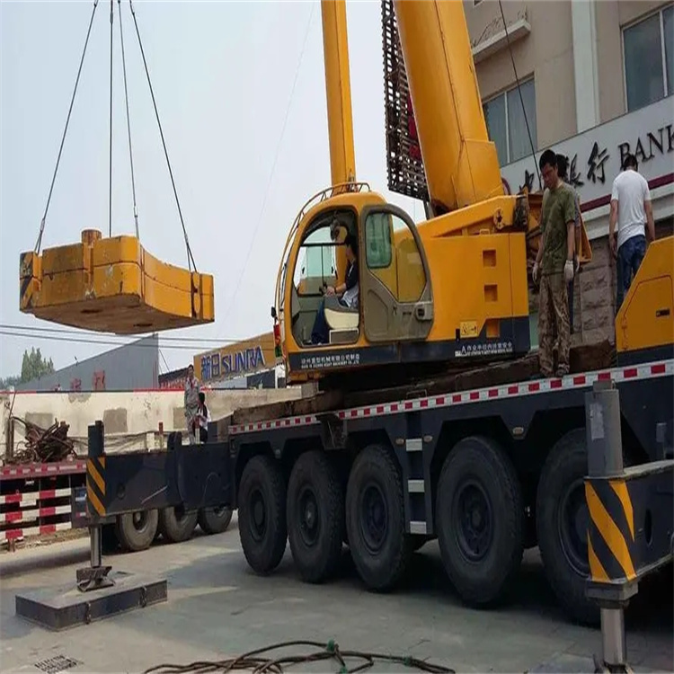 围场县当地吊车出租|机器吊装|75吨|工厂搬迁服务